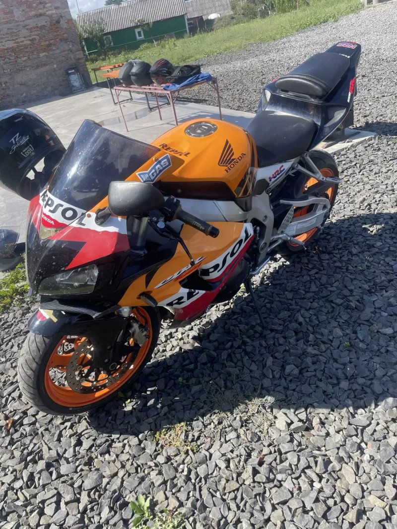 Продам мотоцикл Honda cbr 1000rr — фото 2