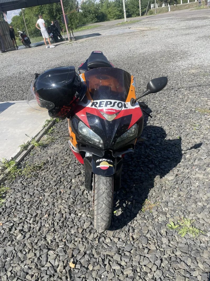 Продам мотоцикл Honda cbr 1000rr — фото 3