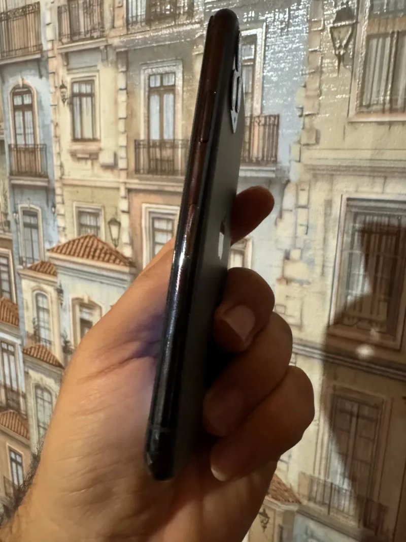 Продам недорого суперовий Iphone 11Pro на 64Gb — фото 3