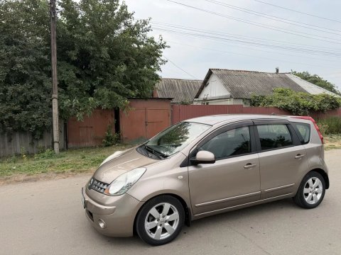 Продам Nissan Note 2007-го года / Двигатель 1.6 /АВТОМАТ/ ПРОБЕГ 97 тыс