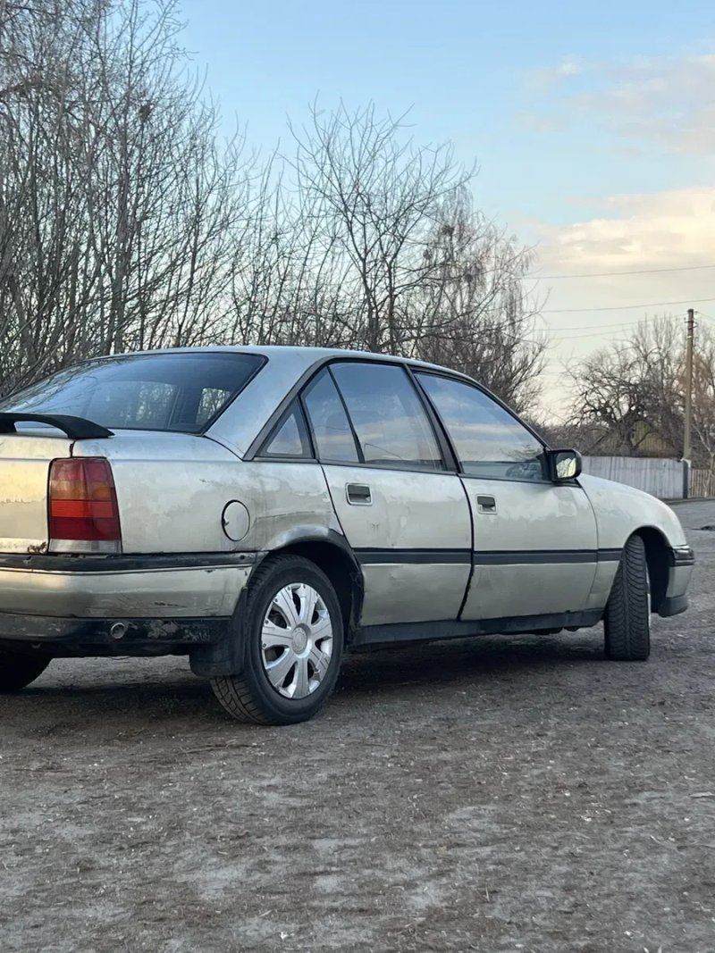 Продам Opel Omega A 1,8 Инжектор — фото 5