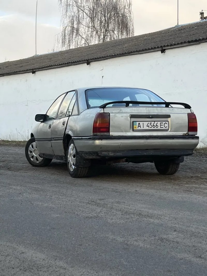 Продам Opel Omega A 1,8 Инжектор — фото 7