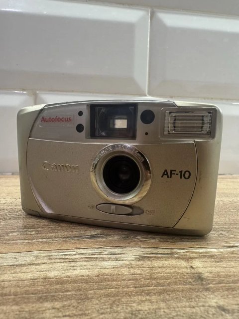 Продам плівковий фотоаппарат Canon AF-10 в гарному стані