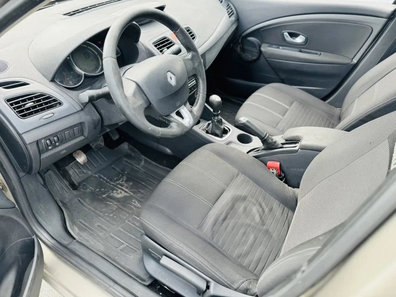 Продам Renault Fluense 2015 рік 1.5 Дизель після обстрілу! — фото 8
