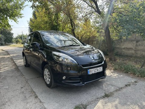 Продам Рено Сценик 3 2013 года