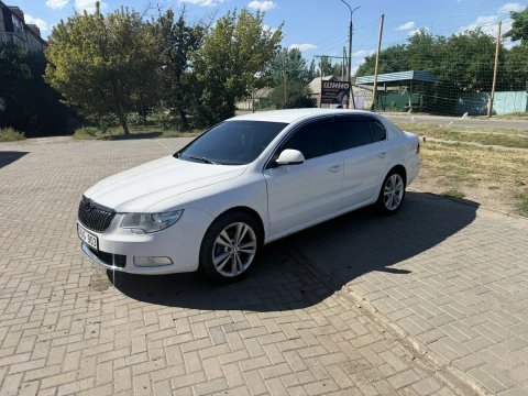 Продам Skoda Superb 2  2008 поколения 1.9 TDI дизель  МКПП 5-ст