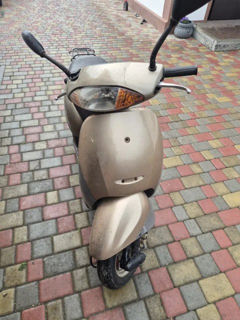 Продам скутер HONDA TACT AF 51 з документами !!