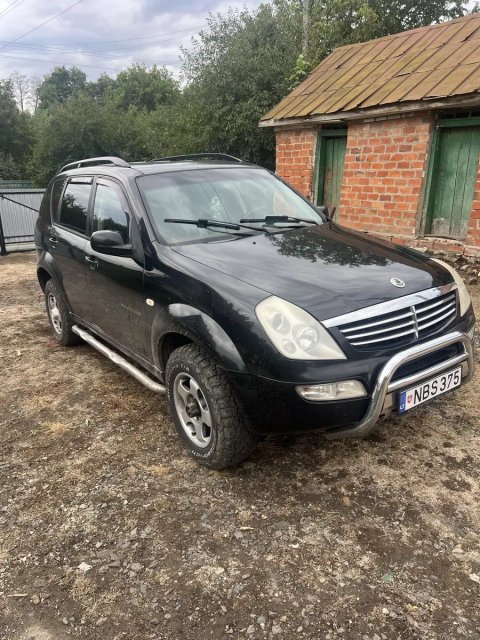 Продам SSANG YONG REXTON 2,7 XI дизель автомат