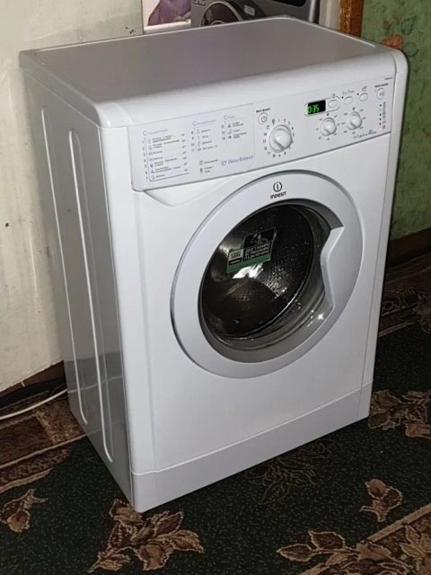 Продам стиральную машинку Индезит на 6