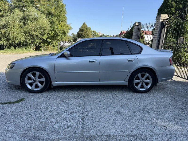 Продам Subaru Legacy 2003 року 2.0 бензин/газ • Автомат • Повний привід — фото 2