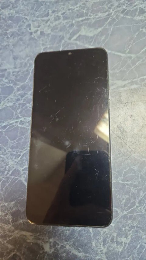 Продам телефон Motorola e13