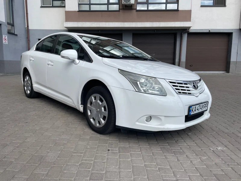 Продам Toyota Avensis 2010 року 1.8 бенз Автомат — фото 3
