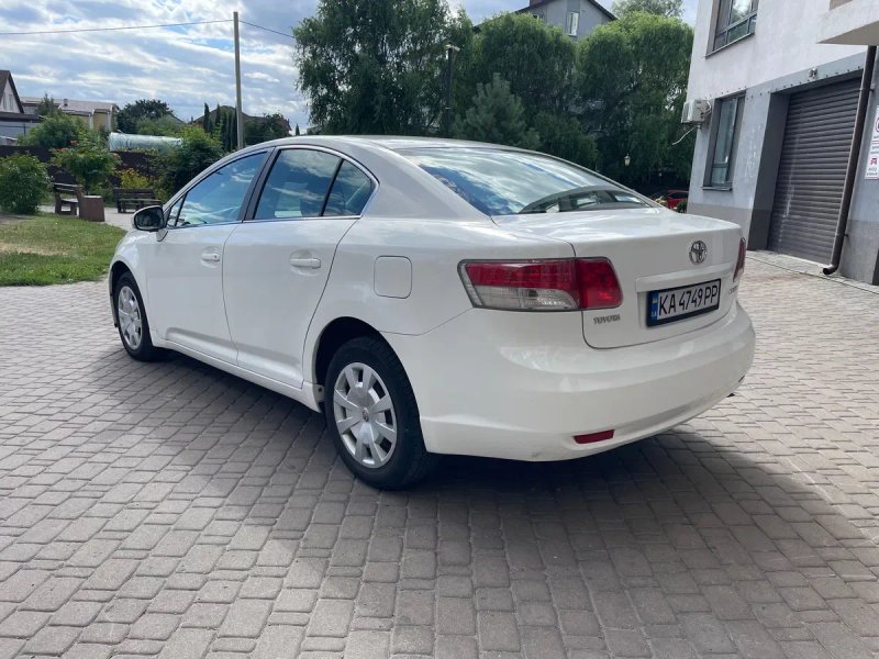 Продам Toyota Avensis 2010 року 1.8 бенз Автомат — фото 6