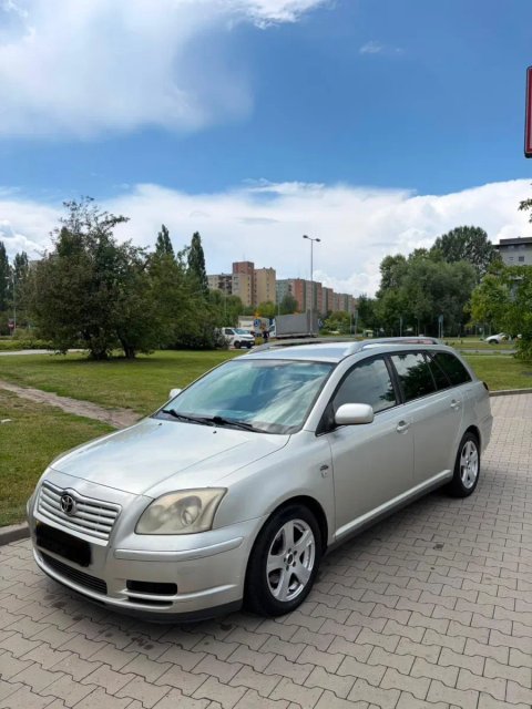 Продам toyota avensis