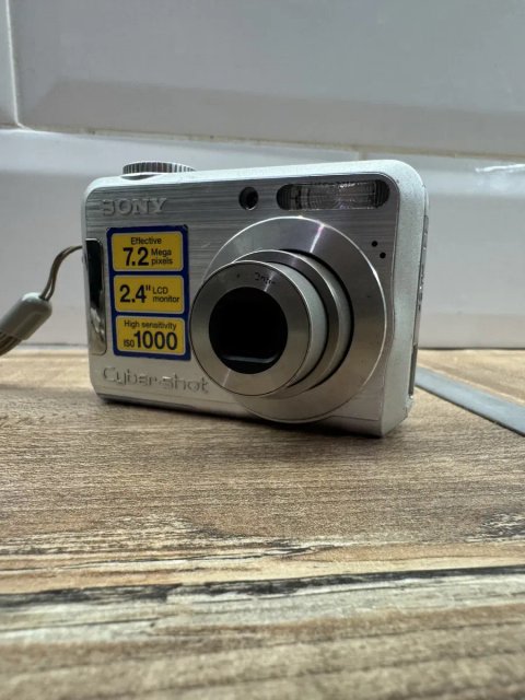 Продам цифровий фотоаппарат Sony DSC-S700 в гарному стані
