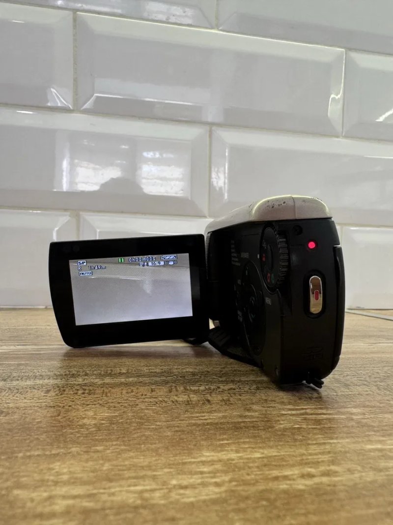 Продам цифровую відеокамеру Panasonic SDR-SW20 в гарному стані — фото 3