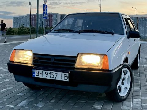 Продам ваз 2109 с переоформлением