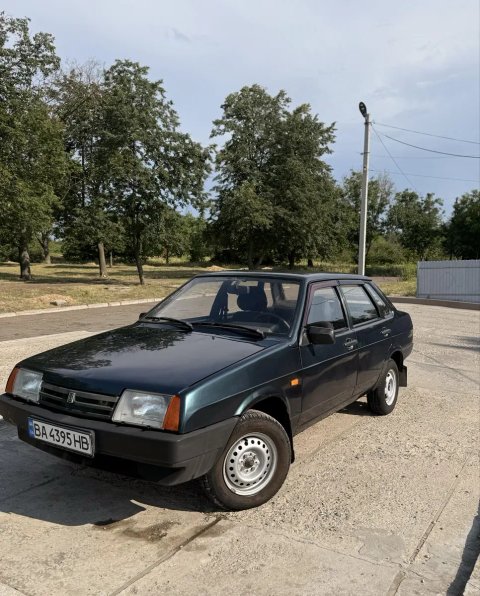 Продам ВАЗ 21099 з малим пробігом