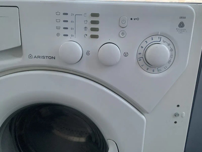 Продам вбудовану пральну машину Ariston Hotpoint LBE88, 5 кг. Гарантія! — фото 2