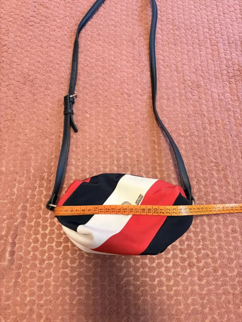 Продам жіночу сумку кросс боді оригінальна ! від бренду Tommy Hilfiger — фото 6