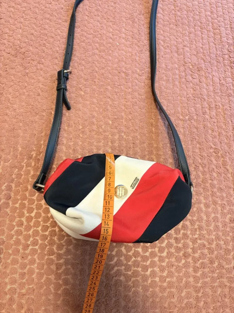 Продам жіночу сумку кросс боді оригінальна ! від бренду Tommy Hilfiger — фото 7