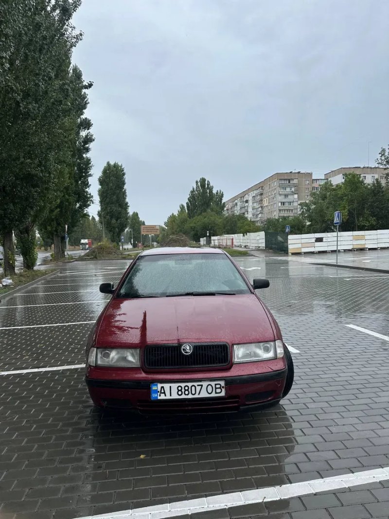 Продається Skoda Octavia tour slx 1.8 газ бенз — фото 2
