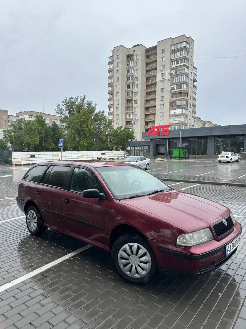 Продається Skoda Octavia tour slx 1.8 газ бенз — фото 3