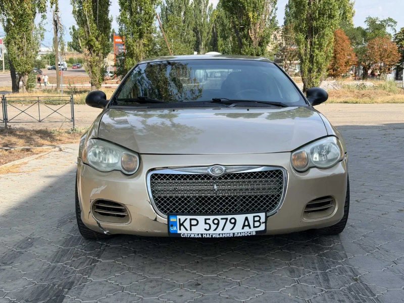 Продаю Chrysler Sebring 2001 року, 2.7 л на автоматі • Газ/бензин — фото 2