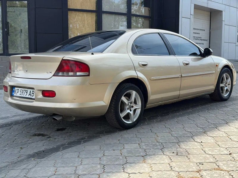 Продаю Chrysler Sebring 2001 року, 2.7 л на автоматі • Газ/бензин — фото 4