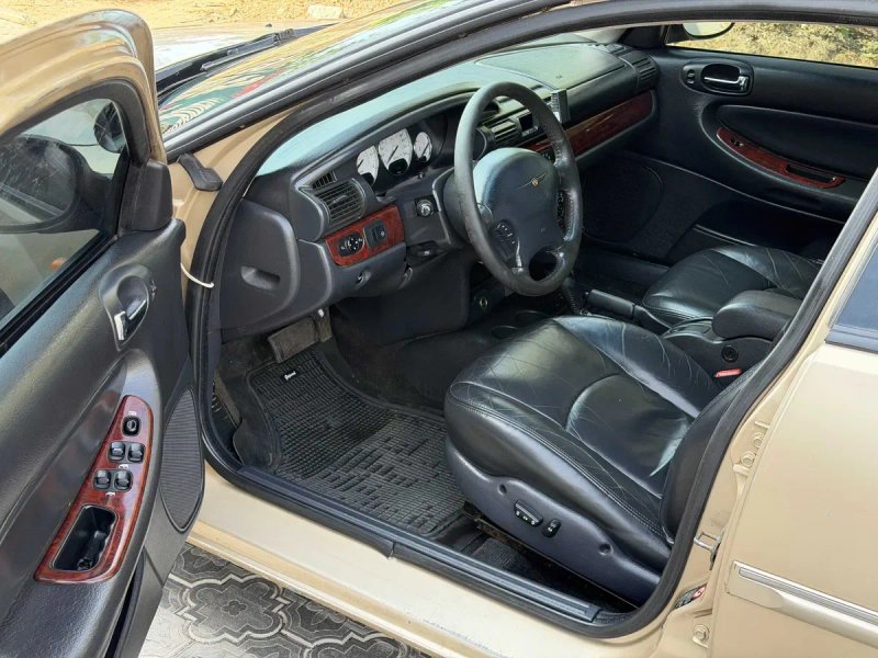 Продаю Chrysler Sebring 2001 року, 2.7 л на автоматі • Газ/бензин — фото 7