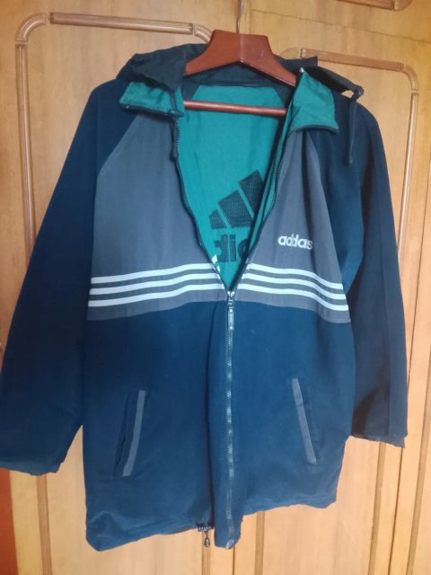 Двостороння вінтажна куртка Adidas 90-х (Фліс / Плащівка), є оригінальна бірка