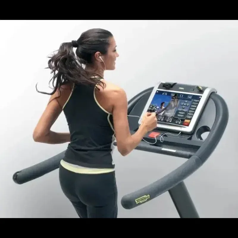 Професійна бігова доріжка  TechnoGym Jog Excite 700 — фото 3