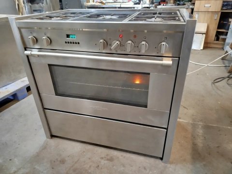 Професійна газова плита Oranier.