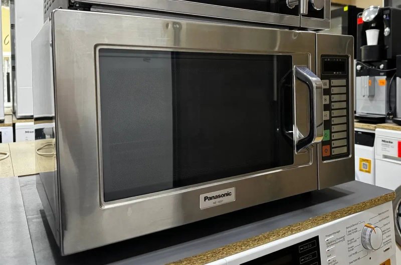 Професійна мікрохвильова піч Panasonic NE-1037 — фото 2