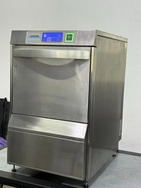 Професійна посудомийна машина Winterhalter UC-S