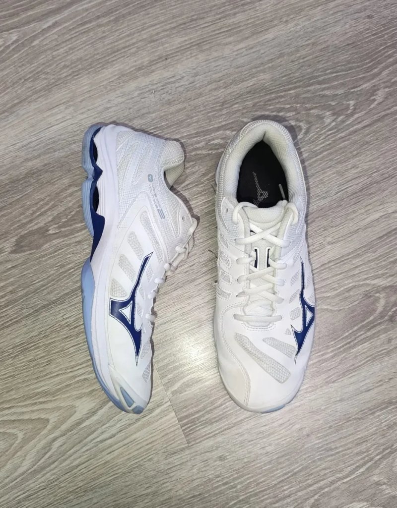 Професійні волейбольні кросівки Mizuno Wave Voltage 2