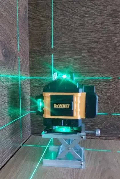 Професійний лазерний рівень 4D DeWalt Green (16 ліній, зелений промінь) — 4D нівелір, 2 АКБ 5.0Ah, штатив, у кейсі арт 5698