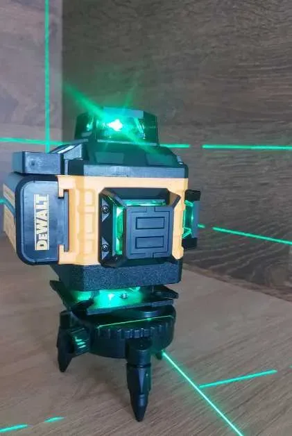 Професійний лазерний рівень 4D DeWalt Green (16 ліній, зелений промінь) — 4D нівелір, 2 АКБ 5.0Ah, штатив, у кейсі арт 5698 — фото 2