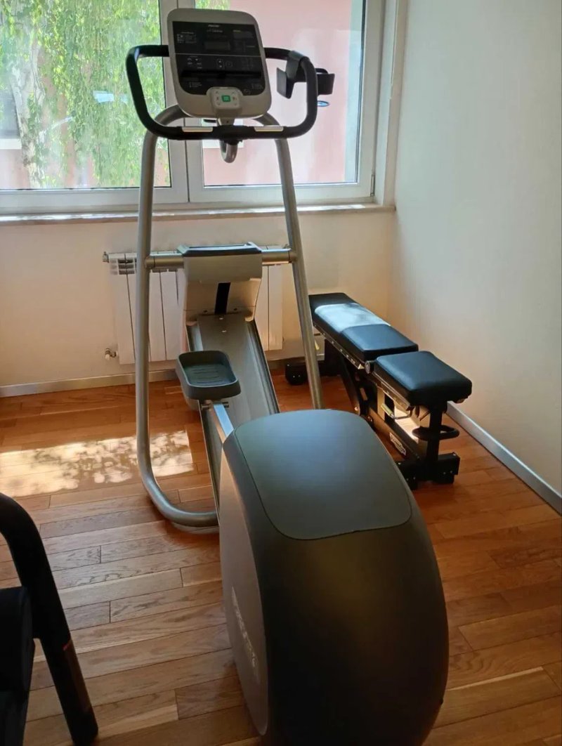 Професійний орбітрек Precor EFX 835 | Професійний еліптичний тренажер — фото 3