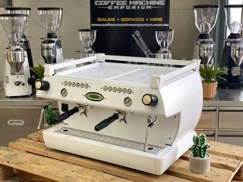 Профессиональная кофемашина La marzocco gb 5 EE 2 group Gold 24k