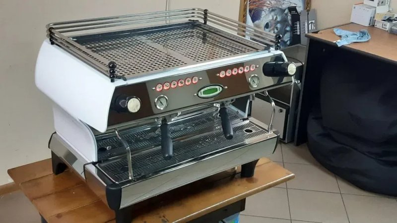 Профессиональная кофемашина La Marzocco GB 5, fb80,2 поста 2 gr группы — фото 2