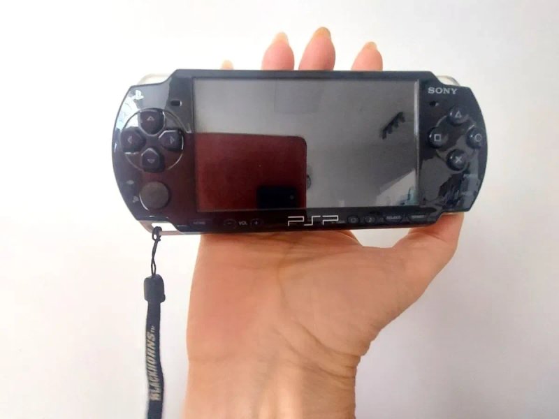 PSP 2000 Sony Playstatation не включається, ігрова приставка, консоль,портативна гра під відновлення, зарядний кабель — фото 2