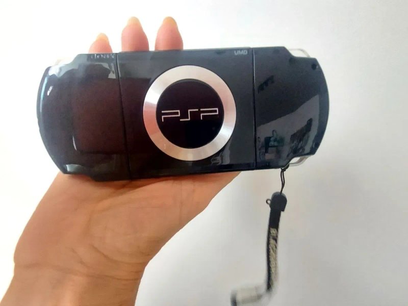 PSP 2000 Sony Playstatation не включається, ігрова приставка, консоль,портативна гра під відновлення, зарядний кабель — фото 3