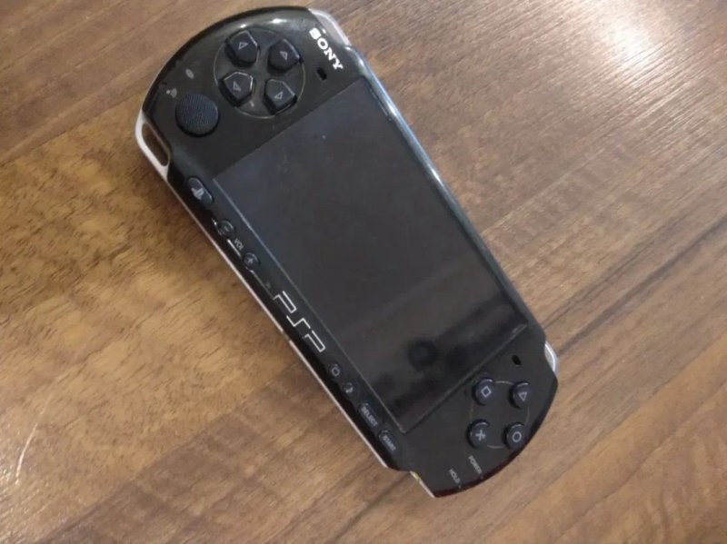 PSP 3000 в 4Gb 6 ігор в гарному стані,Sony Playstatation, зарядний кабель, ігрова ретро приставка, консоль нова батарея акумулятор — фото 3