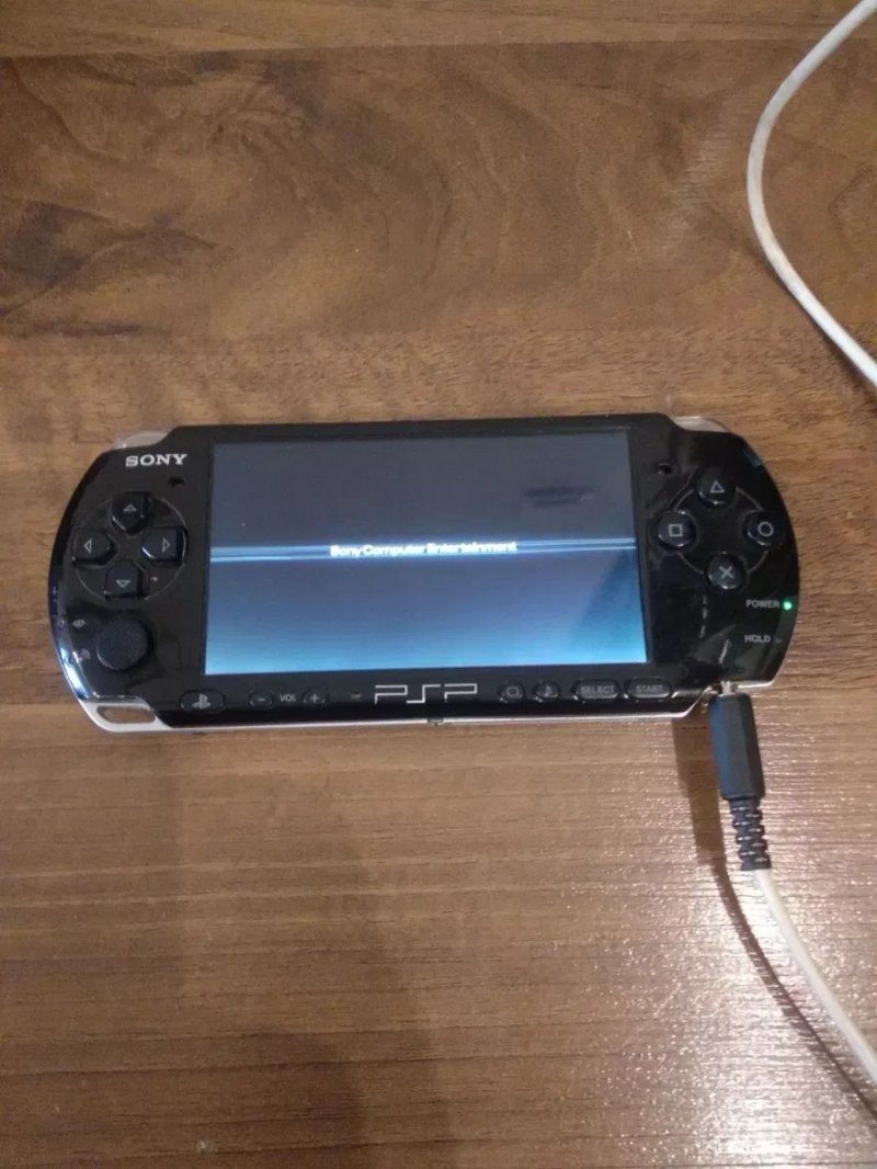 PSP 3000 в 4Gb 6 ігор в гарному стані,Sony Playstatation, зарядний кабель, ігрова ретро приставка, консоль нова батарея акумулятор — фото 4
