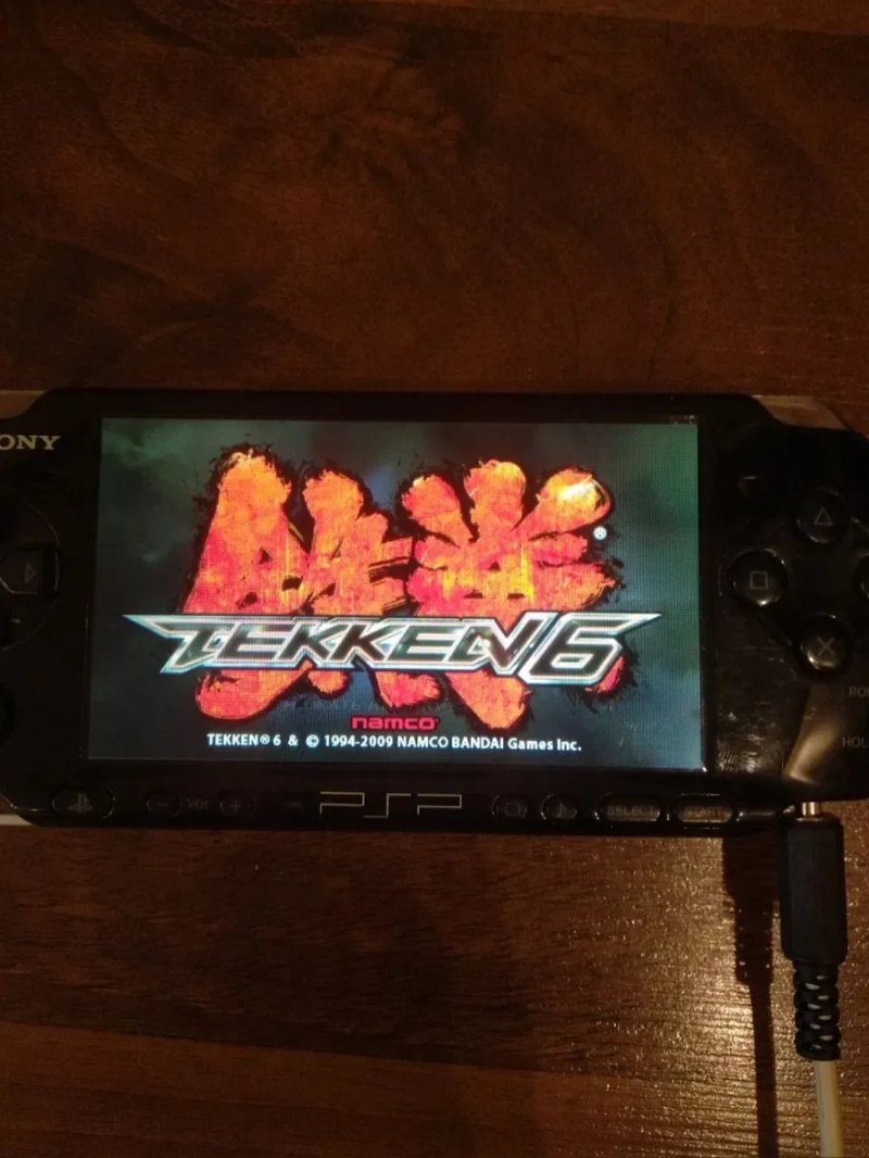 PSP 3000 в 4Gb 6 ігор в гарному стані,Sony Playstatation, зарядний кабель, ігрова ретро приставка, консоль нова батарея акумулятор — фото 5