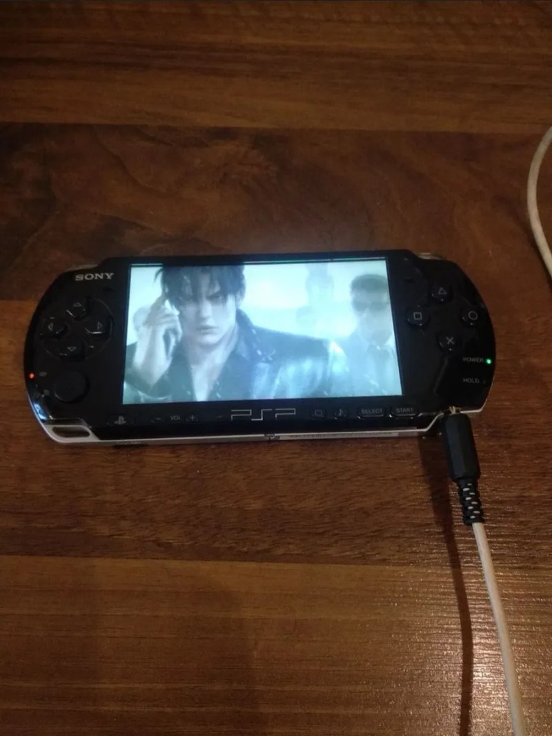 PSP 3000 в 4Gb 6 ігор в гарному стані,Sony Playstatation, зарядний кабель, ігрова ретро приставка, консоль нова батарея акумулятор — фото 6