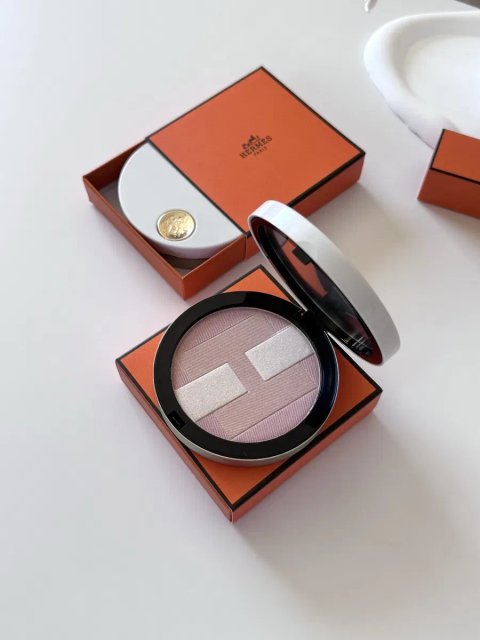 Пудра / Хайлайтер Hermès Plein Air H Trio Iridescent Mineral Powder
