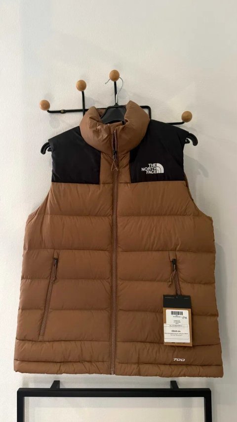 пуховая Жилетека жилет жіноча North Face Massif Vest Size 700 розмір S Нова Оригінал є різні моделі дивіться інші оголошення 500