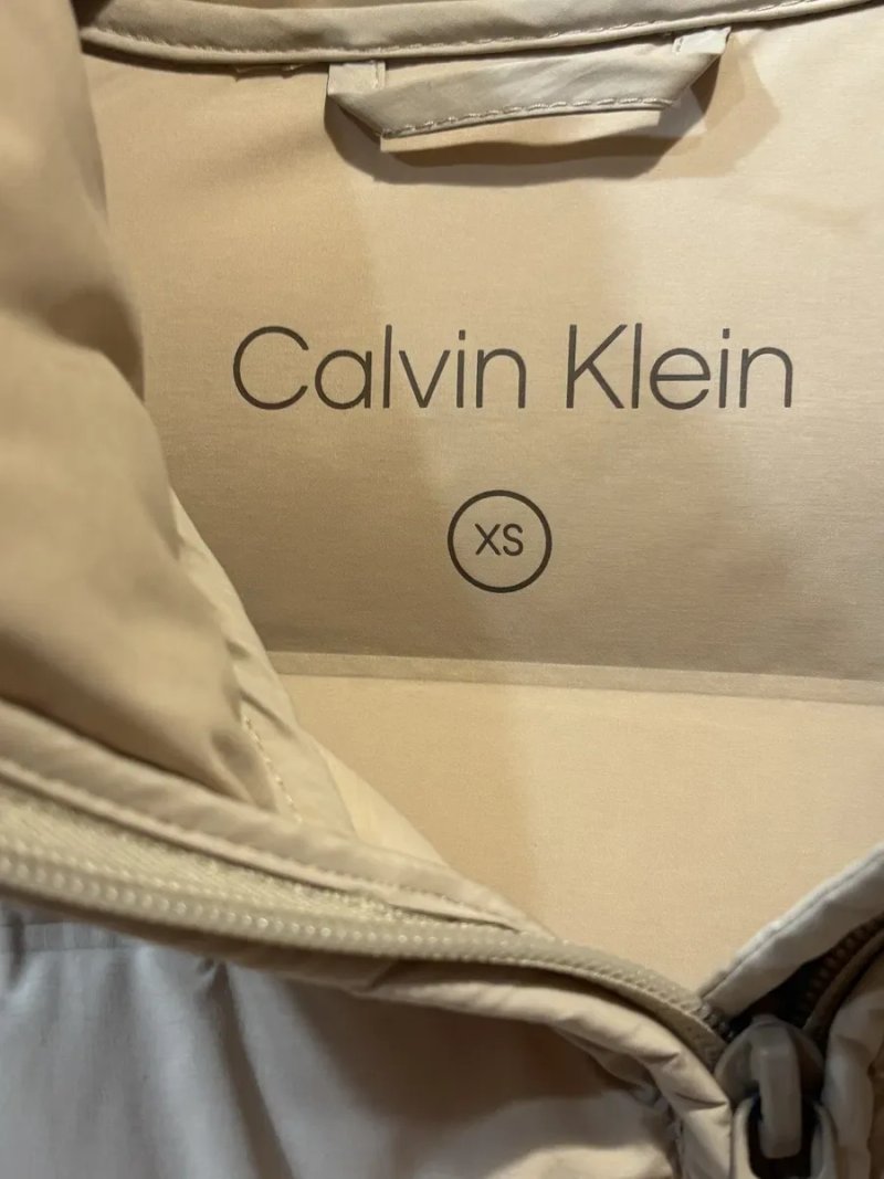 Пуховик Calvin Klein без дефектів — фото 3